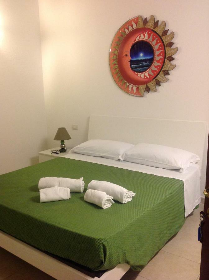 Sole !! Cagliari Centro Hotel Kültér fotó